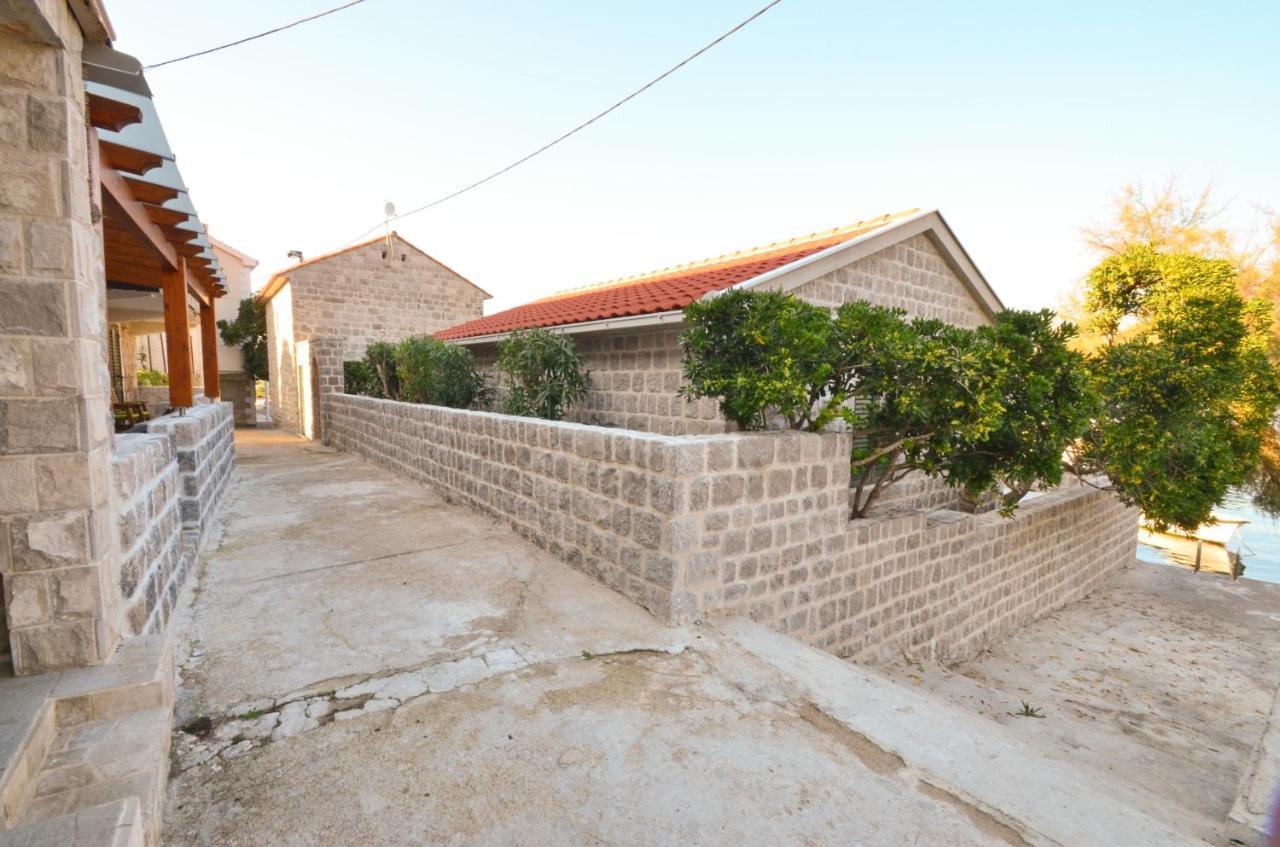 Leut Stone Residence Tivat Zewnętrze zdjęcie