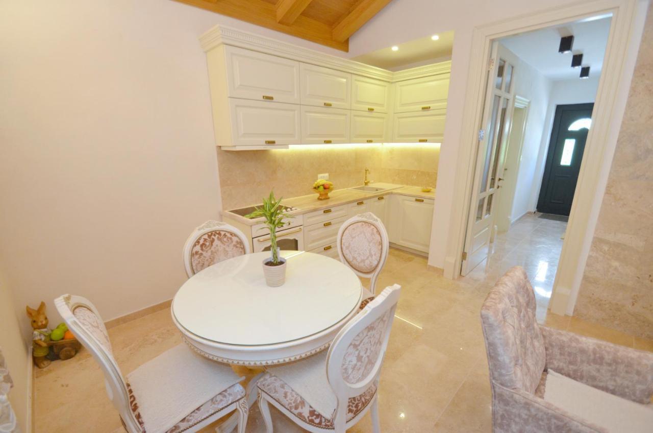 Leut Stone Residence Tivat Zewnętrze zdjęcie