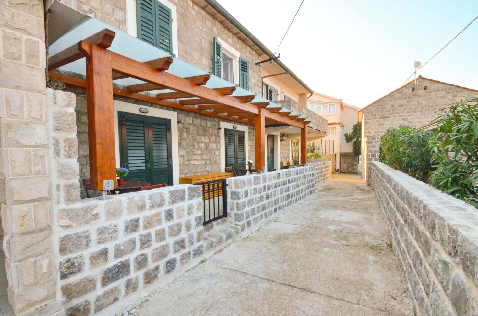 Leut Stone Residence Tivat Pokój zdjęcie